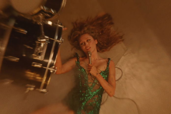 Miley Cyrus - End of the World